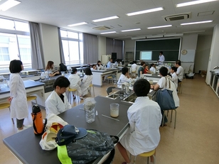 実験教室の様子1